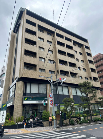 市川駅北口の画像